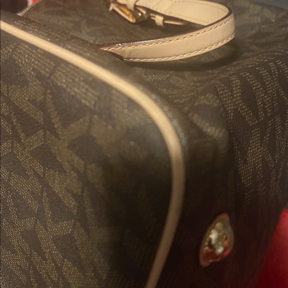 MICHAEL KORS LARGE MONOGRAM SPEEDY AND WALLET - Picture 8 of 10